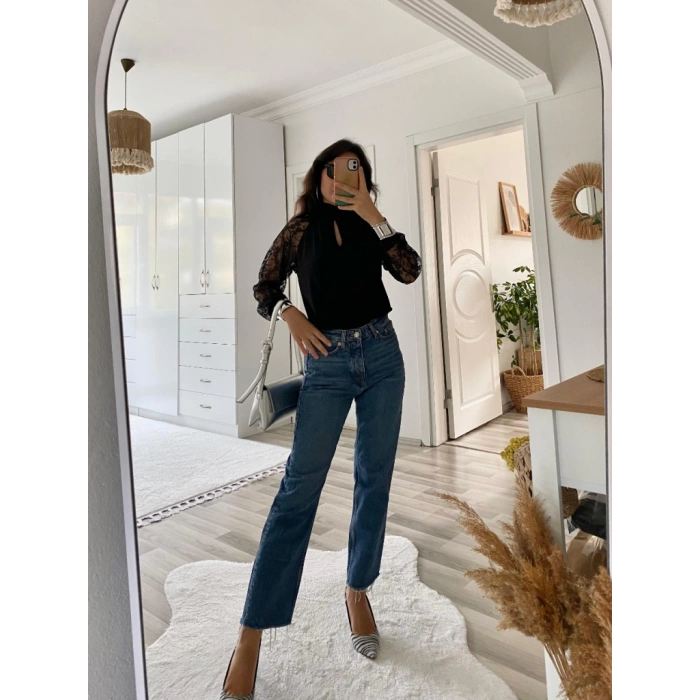 MDB Kadın Uzun Kollu Göğüs Pencere Detay Yaka Boğazlı Kolları Tüllü Sandy Bluz