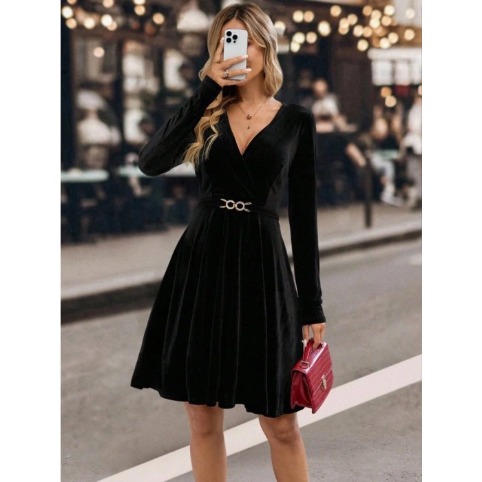 MDB Kadın Uzun Kollu Kruvaze Yakalı Toka Detaylı Mini Kadife Elbise