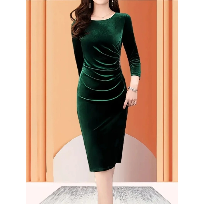 MDB Kadın Uzun Kollu Yakası Açık Yanlardan Büzgülü Taş Detaylı Midi Kadife Elbise