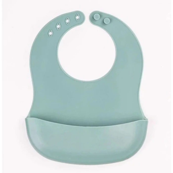 MDB Yeşil 3’lü Silikon Yemek Seti – Önlük + Diş Kaşıyıcılı Kaşık + Vakumlu Tabak