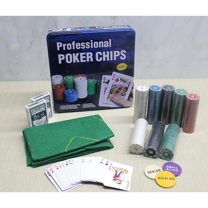 Metal Kutulu 400 Chip Ve 2 Adet İskambil Kağit Setine Sahip Poker Oyunu