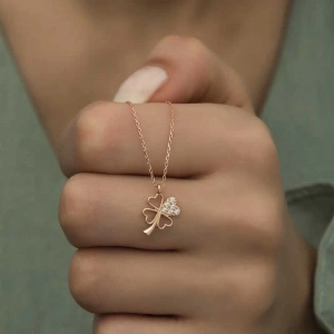 925 Ayar Gümüş Rose Kalpli Dört Yapraklı Yonca Kadın Gümüş Kolye