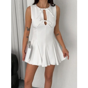 MDB Göğüs Bağlamalı Kolsuz ini Boy Elbise  Beyaz