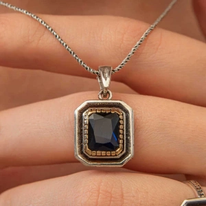 Gümüş Lacivert Taşlı Dikdörtgen Kadın Kolye