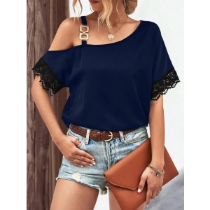 MDB Kadın Tek Omuzu Askılı Kısa Kollu Toka Detaylı Dantelli Viskon Bluz