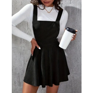 MDB Kadın Askılı Sırttan çapraz Detaylı Kısa Kiloş Kadife Mini Elbise