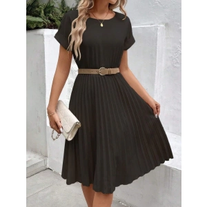 MDB Kadın Kısa Kollu Yakası Açık Belden Lastikli Pileli Kısa Ithal Krep Elbise