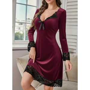 MDB Kadın Uzun Kollu V Dantel Yakalı Mini Kadife Elbise