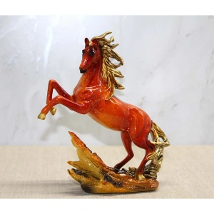 MDB Polyester Şahlanmış At Figürü