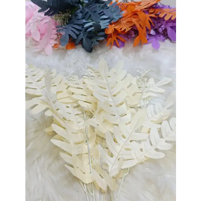 Krem Yapraklı Demet