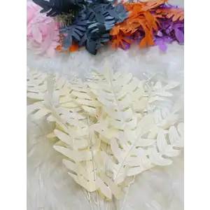 Krem Yapraklı Demet