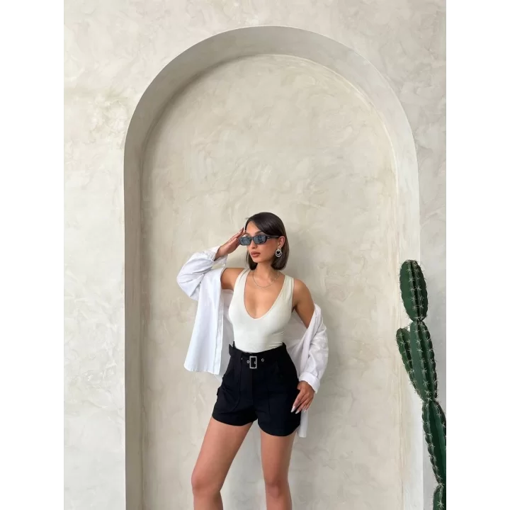 Kemer detaylı gabardin şort siyah s25289