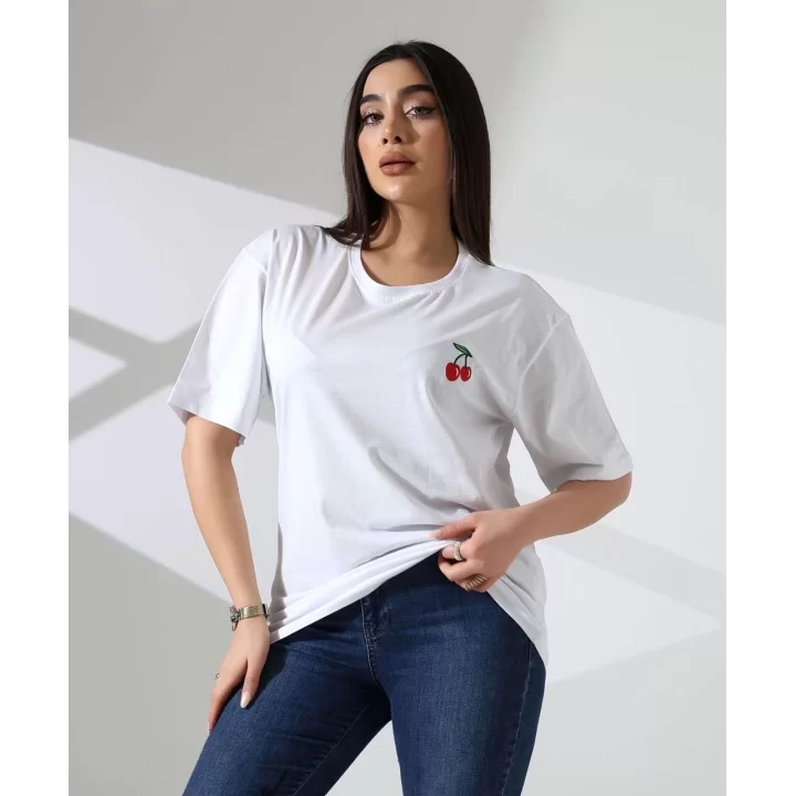 Kiraz işlemeli tişört