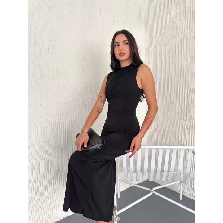 Yandan Buzgulu Kolsuz Yırtmaçlı Uzun Elbise - Siyah