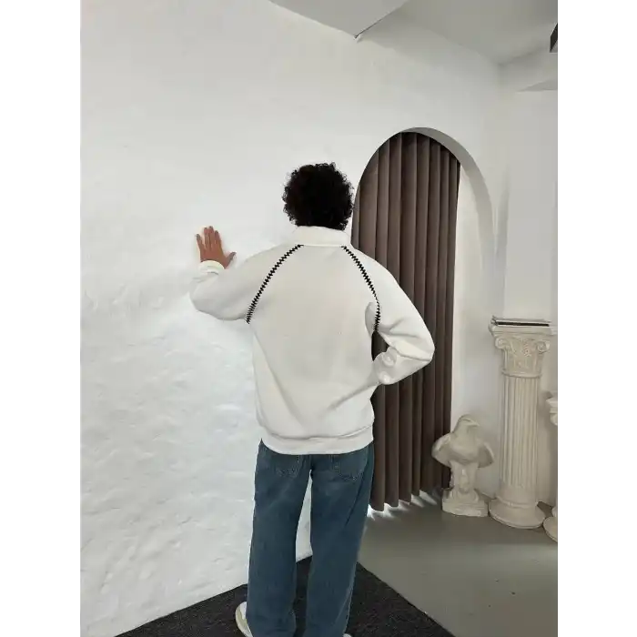 Erkek Oversize Dik Yaka Fermuarlı Sweatshirt - Zincir Nakışli Kanguru Cepli - Beyaz