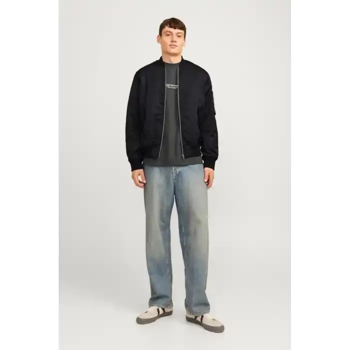 Erkek Siyah Bomber Mont – Fermuarlı, Cepli, Kapitone Astarlı Rahat Günlük Ceket Bahar & Kış Kullanıma Uygun - Siyah