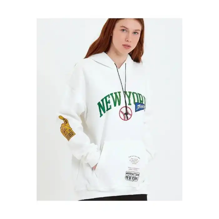 Kadın Baskılı Kapüşonlu Sweatshirt - Beyaz
