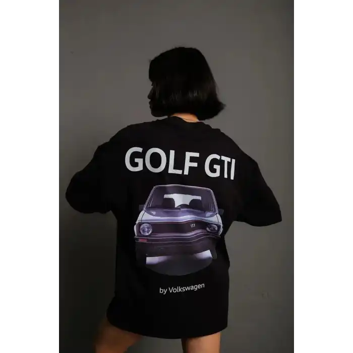 Kadın Oversize Baskılı Tişört – Golf GTI Retro Araba Desenli, Ön & Arka Dijital Baskı, Sokak Modası Stil - Siyah