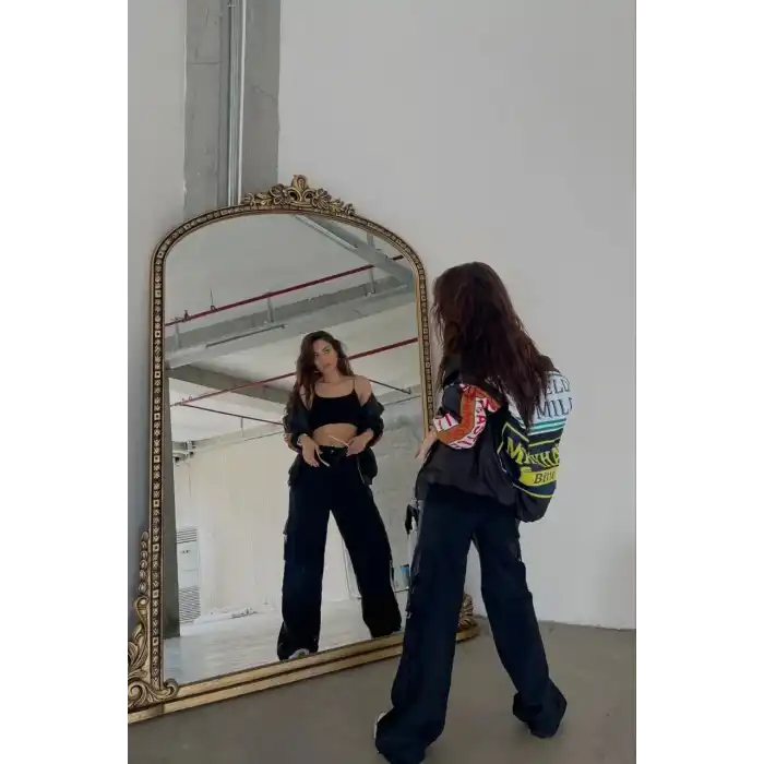 Kadın Sırt ve Kol Parça Baskılı Bomber Ceket - Siyah