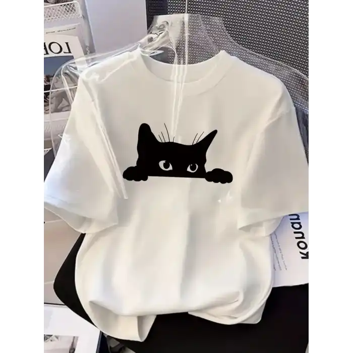 Kadınlar için Şık Siyah Kedi Grafik Tişört - Oversize Kısa Kollu Üst, Nefes Alabilir Polyester Karışımı, Makinede Yıkanabilir - Mükemmel Yaz Modası - Beyaz