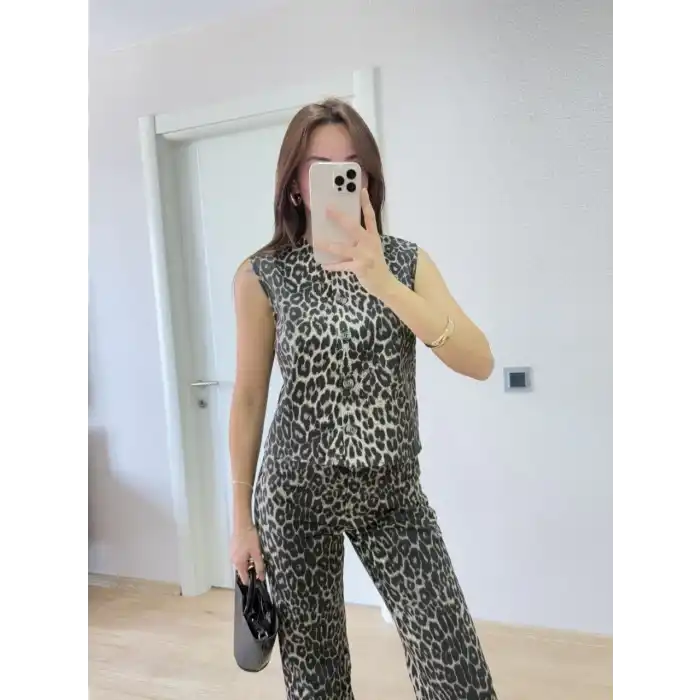 leopar desenli Düğmeli Bluzlu Pantolon İkili Takım -Leopar