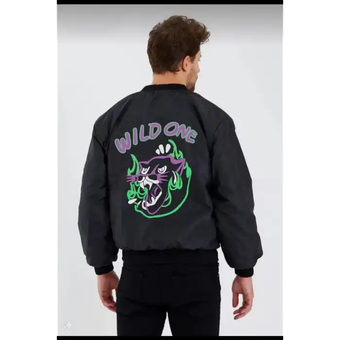 Wild One Baskılı Erkek Bomber Mont – Panter Desenli, Fermuarlı, Kapitone Astarlı Ceket - Siyah