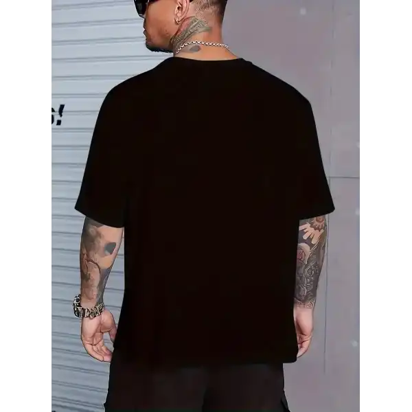 Eşsiz Baskı Tasarımlı Şık Büyük Beden Erkek Tişörtü - Rahat Polyester, Makinede Yıkanabilir, Yuvarlak Yaka - Her Mevsim İçin Mükemmel - Siyah