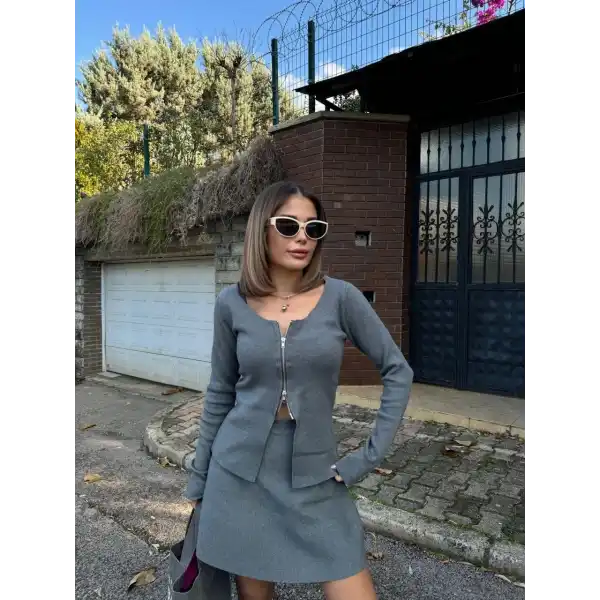 İkili Fermuarlı Hırkalı Etekli Takım - Füme