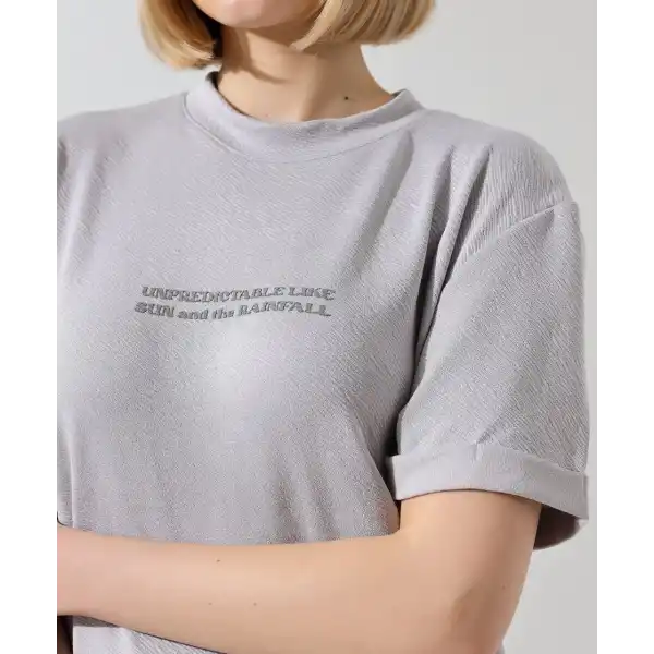 Kadın Bisiklet Yaka Baskılı Slim Fit T-Shirt - Boyalı Gri