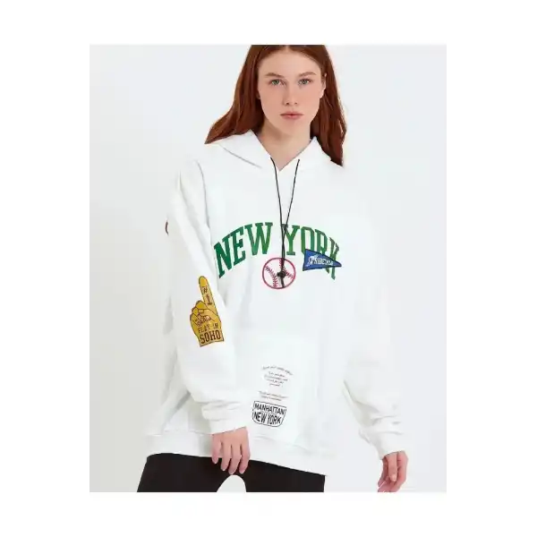 Kadın Oversize Kapüşonlu Cepli Ön Kol Baskılı 3 İplik Pamuklu Hoodie Sweatshirt - Beyaz