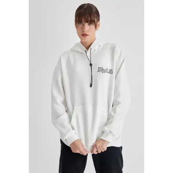 Kadın Oversize Kapüşonlu Cepli TUPAC Baskılı 3 İplik Pamuklu Hoodie Sweatshirt - Beyaz