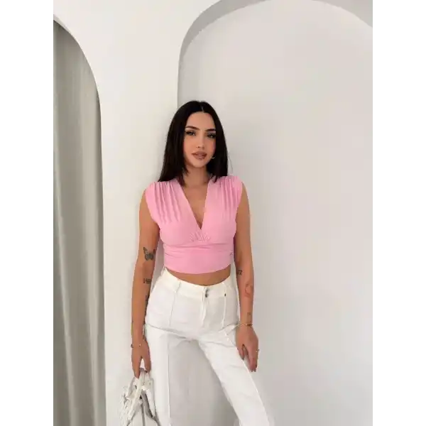 Kadın Vatkalı Kolsuz V Yaka Drapeli Crop Bluz Likralı Fit - Pembe