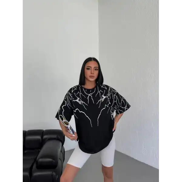 Kadın Yıldırım şimşek Baskılı T-Shirt Kısa Kol Bisiklet Yaka Oversize Tişört - Siyah