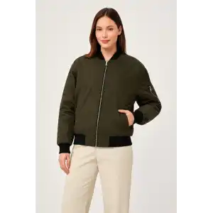 Kadın Bomber Mont Ceket – Fermuarlı, Kapitone İçi Astarlı, Su İtici Kumaş, Regular Fit, Yandan Cepli, Günlük Bahar & Kış Şık Rahat Stil - Haki