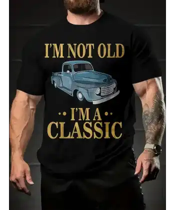 Erkek Vintage Araba Grafik T-Shirt - Ben Yaşlı Değilim Ben Bir Klasiğim Esprili Baskı  Nefes Alabilir Kumaş, Günlük Yaz ve Yıl Boyu Giyim için Oversize Kısa Kollu Tişört - Siyah