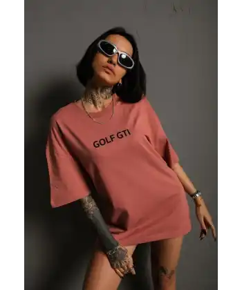 Kadın Oversize Tişört Golf GTI Retro Araba Baskılı T-shirt  - Gül Kurusu