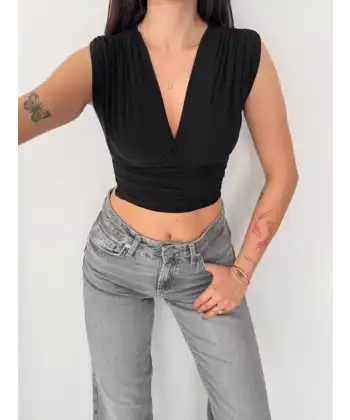 Kadın Vatkalı Kolsuz V Yaka Drapeli Crop Bluz Likralı Fit - Siyah