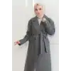 Kadın Kaşe Kaban – Uzun Boy Kruvaze Yaka Kuşaklı Tesettür Kaşe Kışlık Kaban, Astarlı Şık Yünlü Dokuma Oversize Rahat Kalıp Cepli Düğmeli Modern Kap Modeli - Gri
