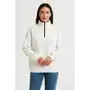 Kadın Üç İplik Dık Yaka Yarım Fermuarlı SweatShirt - Beyaz