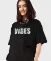 Kadın Kısa Kol Yazlık Tişört Bisiklet Yaka VIBES Baskılı T-Shirt - Siyah