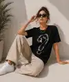 Kadın Kuğu Figürlü Soru İşareti Baskılı Tişört Kısa Kol T-Shirt - Siyah