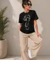 Kadın Kuğu Figürlü Soru İşareti Baskılı Tişört Kısa Kol T-Shirt - Siyah