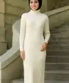 Kadın Tesettür Triko Elbise Boğazlı Uzun Fitilli Dokuma Esnek Tam Kalıp 130 cm - Beyaz