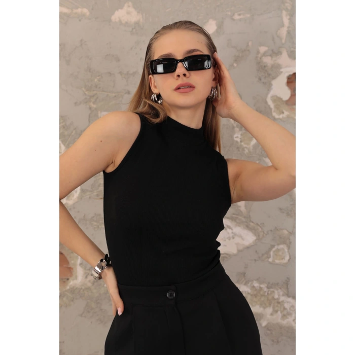 Kadın Siyah Renk Kaşkorse Kumaş Yarım Balıkçı Yaka Kolsuz Bluz