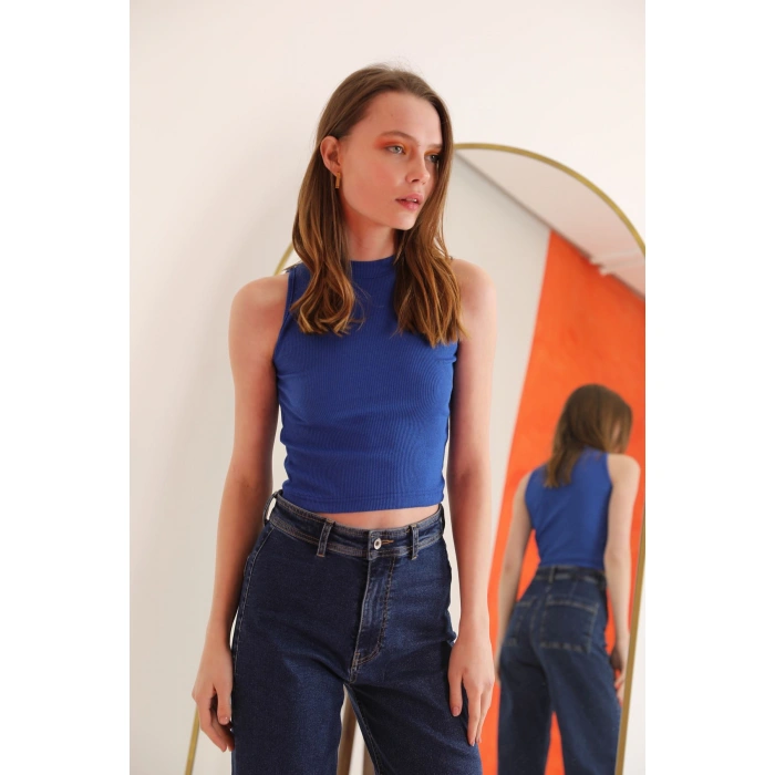 Kadın Saks Renk Kaşkorse Kumaş Geniş Bisiklet Yaka Crop Kolsuz Bluz