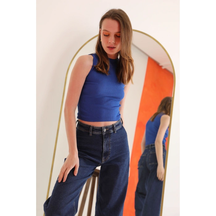 Kadın Saks Renk Kaşkorse Kumaş Geniş Bisiklet Yaka Crop Kolsuz Bluz