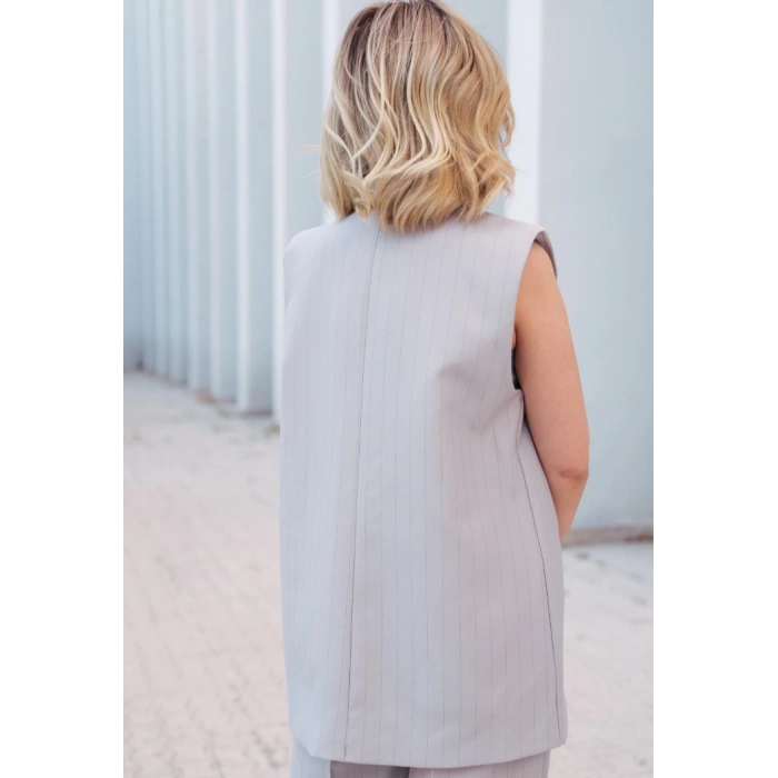 Çizgili Oversize Yelekli Takım – Açık Gri