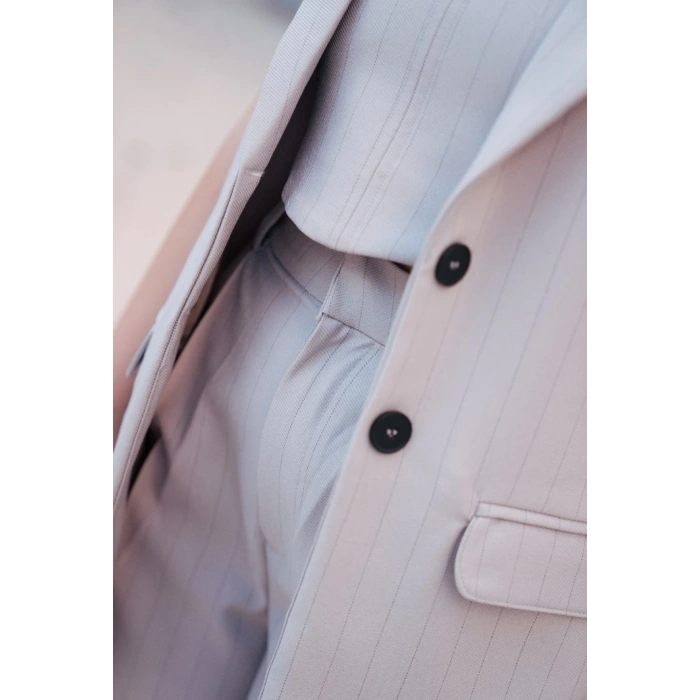 Çizgili Oversize Yelekli Takım – Açık Gri