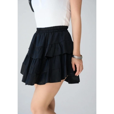 Volan Detaylı Siyah Mini Etek