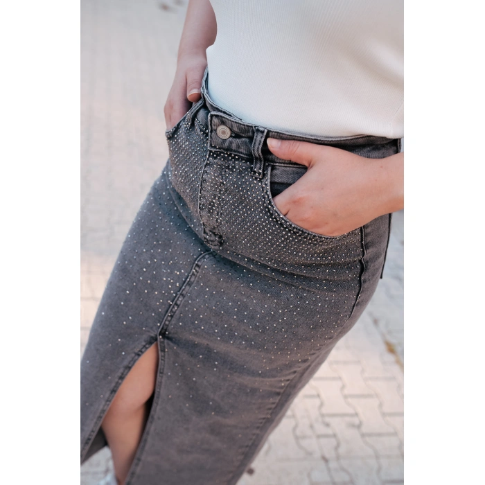 Taş Detaylı Yırtmaçlı Füme Denim Etek